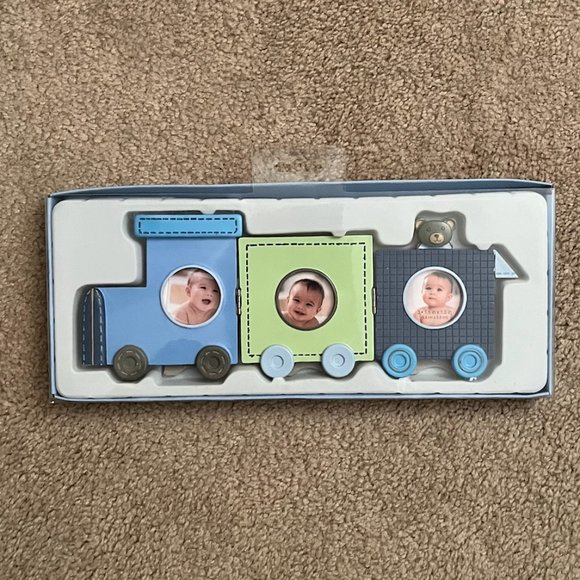 NWT Baby Frame of 3 Connected Train Cars by Stepping Stones - Picture 1 of 4
